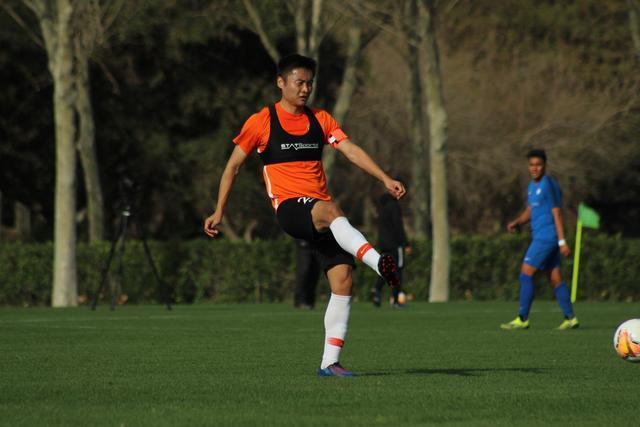 米德尔顿接受左右脚踝手术 季后赛带伤出战